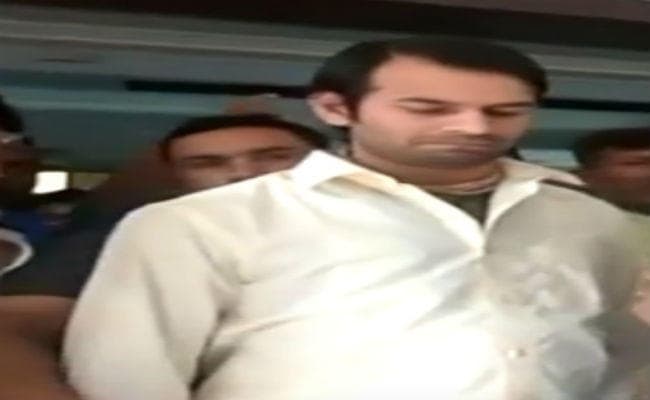 रांची से पटना निकलते वक्त बोले तेज प्रताप, क्या करूं फांसी लगा लूं, पापा भी सपोर्ट नहीं कर रहे हैं