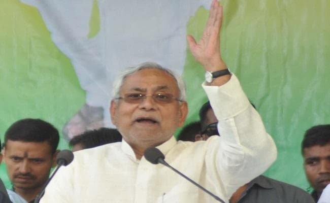 समाज के अंतिम व्यक्ति तक पहुंचायी जा रही शिक्षा, स्वास्थ्य व रोजगार : नीतीश