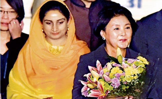 दक्षिण कोरिया की प्रथम महिला पहुंचीं भारत, जायेंगी अयोध्या