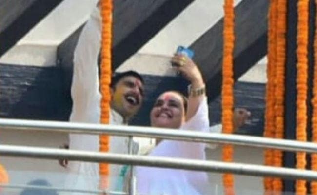 Photo : शादी के सज गया रणवीर सिंह का घर, हल्‍दी रस्‍म की तसवीरें आई सामने