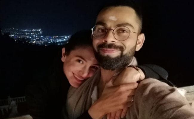 PHOTO : अनुष्‍का शर्मा ने इस अंदाज में विराट कोहली को कहा ''हैप्पी बर्थडे''