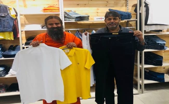 धनतेरस पर बाबा रामदेव का धमाका,  लॉन्च किया कपड़ों का शोरूम, लिवफिट, आस्था और संस्कार ब्रॉन्ड