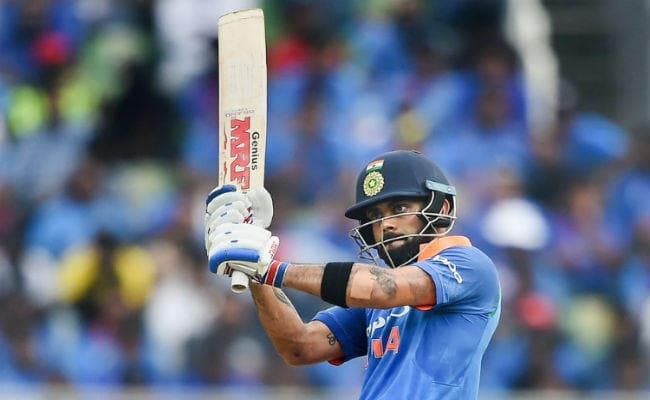 हरिद्वार में अनुष्‍का के साथ जन्मदिन मना रहे हैं कोहली, ''क्रिकेट के भगवान'' का मिला आशीर्वाद