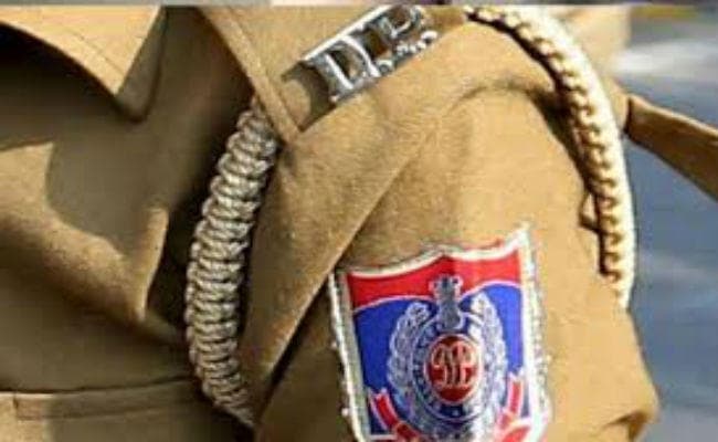 दिवाली से पहले पटाखा फोड़ना पड़ा भारी, पड़ोसी की शिकायत पर दिल्ली पुलिस ने दर्ज किया मामला