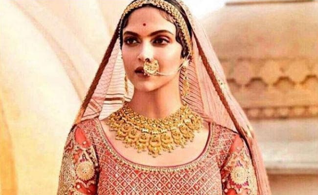 रणवीर से शादी के लिए दीपिका ने खरीदा इतना महंगा मंगलसूत्र, शो-रूम का शटर गिरवाकर की खरीदारी