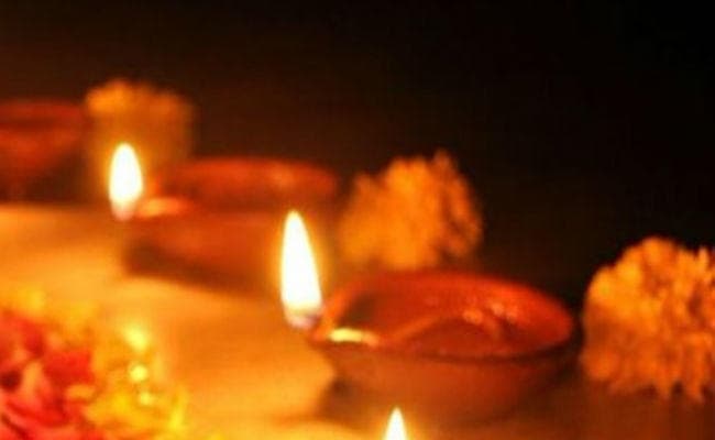 छोटी दीपावली व नरक चतुर्दशी आज, जलायें खुशियों के दीप