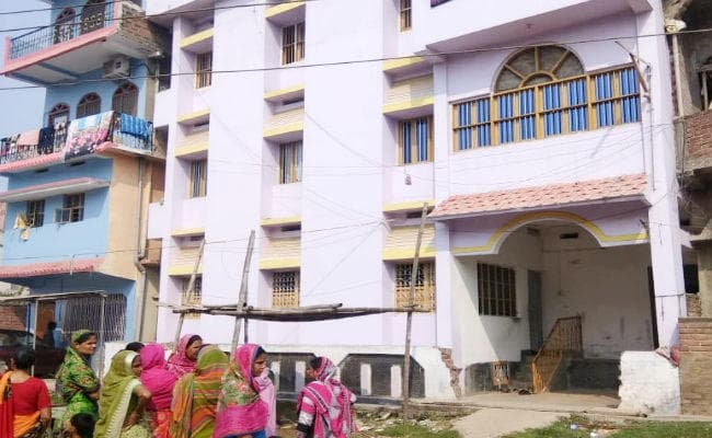 बेटी से सौतेले पिता का अवैध संबंध और संपत्ति विवाद में पिता ने मां-बेटे को गोलियों से भून डाला