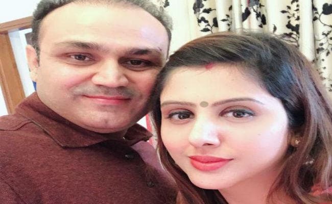 दीपावली की खरीदारी करने से पहले पढ़ें क्रिकेटर वीरेंद्र सहवाग की सलाह