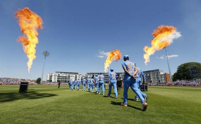 भारत-वेस्‍टइंडीज मैच के दौरान बड़ा हादसा टला, बाल बाल बचे मंजरेकर