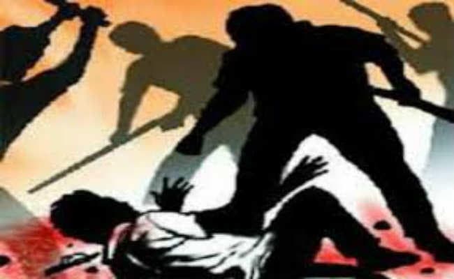ड्रॉप बॉक्स तोड़ चेक लेकर भागते युवक की पिटाई