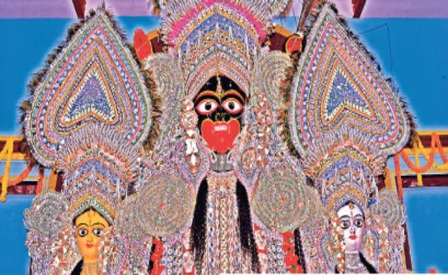 जयघोष के साथ काली मंदिरों के पट खुले