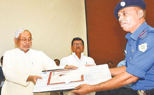 आधा बिहार सूखाग्रस्त, पेयजल संकट से निबटने की पूरी तैयारी: मुख्यमंत्री नीतीश कुमार