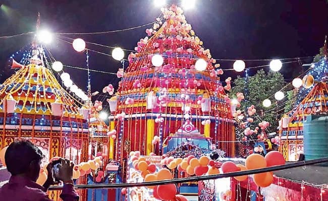 काली पूजा पर जगमग हो उठा रजरप्पा मंदिर, मां छिन्नमस्तिके की हुई विशेष पूजा