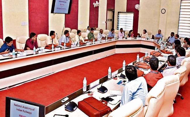 रांची से चलनेवाली ट्रेनों को लेकर रेलवे बोर्ड गंभीर, झारखंड स्वर्ण जयंती और जम्मूतवी एक्सप्रेस के लिए मिलेगा अलग रैक