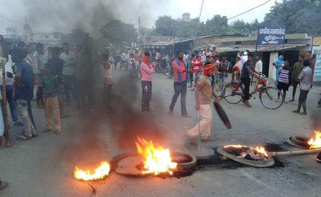 लखीसराय : अपराधियों ने ईंट भट्ठा मालिक की गोली मारकर की हत्या, आक्रोशित ग्रामीणों ने किया हंगामा