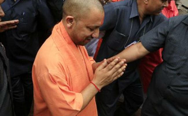 दीपोत्सव खत्म होने के बाद फिर अयोध्‍या पहुंचे योगी, श्री राम की मूर्ति के लिए संभावित स्थल का किया निरीक्षण