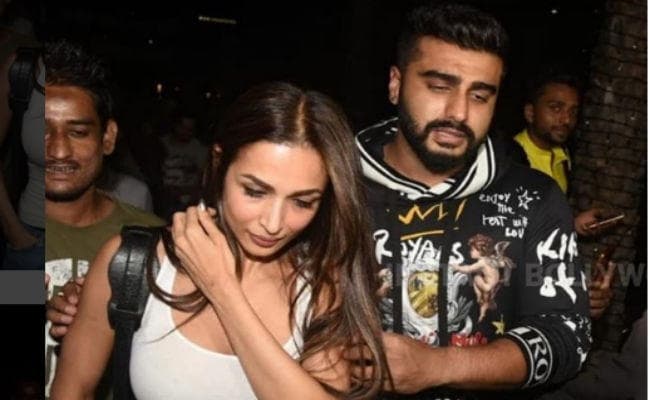 VIDEO: मलाइका अरोड़ा संग डिनर डेट पर दिखे अर्जुन कपूर