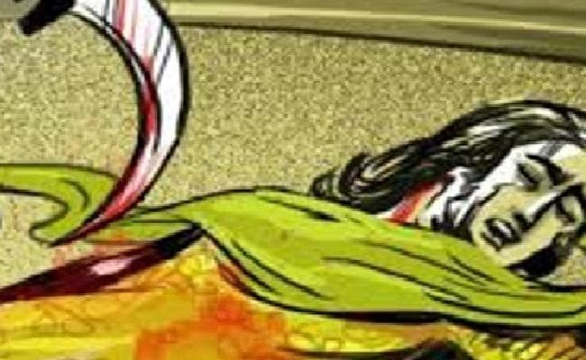 ढाई महीने के बेटे और पत्नी की कुल्हाड़ी से मारकर हत्या कर पति फरार