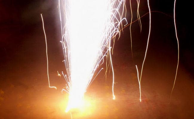 गोपालगंज : पटाखे से 13 लोग झुलसे, सदर अस्पताल में कराया गया इलाज