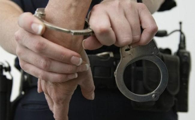 झुमरीतिलैया : 25 साल से पहचान छुपाकर रह रहा था बांग्लादेशी, पुलिस ने किया गिरफ्तार