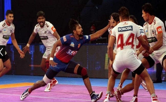 प्रो कबड्डी : दबंग दिल्ली ने हरियाणा स्टीलर्स को 39-33 से हराया