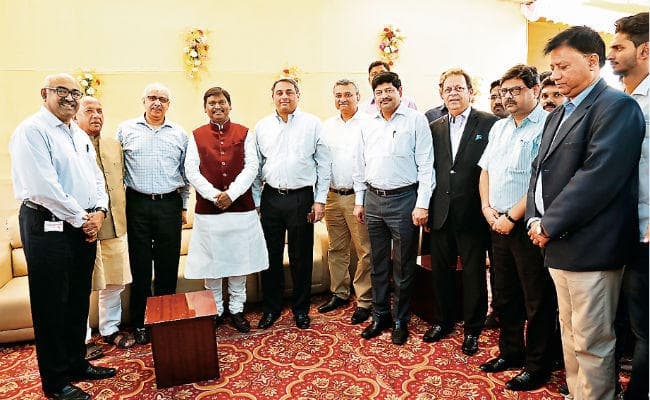 जमशेदपुर : मुंडा के आवास में अनुष्ठान, कई विशिष्ट लोगों ने की शिरकत