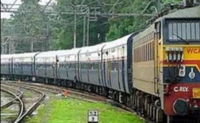 पटना : रेलवे ने अतिरिक्त चार छठ स्पेशल ट्रेनों की संख्या बढ़ायी
