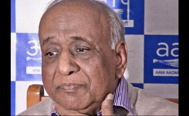 मनोज तिवारी के खिलाफ प्राथमिकी दर्ज करने की मांग