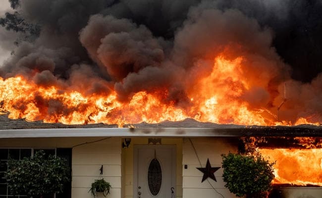 California : जंगल में लगी आग से 6700 से ज्यादा घर जलकर राख, नौ लोगों की मौत