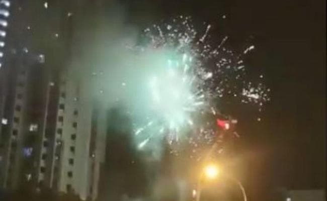 Singapore : दीपावली पर पटाखा जलाना पड़ा महंगा, भारतीय मूल के चार लोगों पर मामला दर्ज