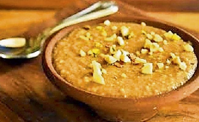 ऐसे बनाये गुड़ की खीर, इन सामग्रियों के मिश्रण से बढ़ेगा स्वाद