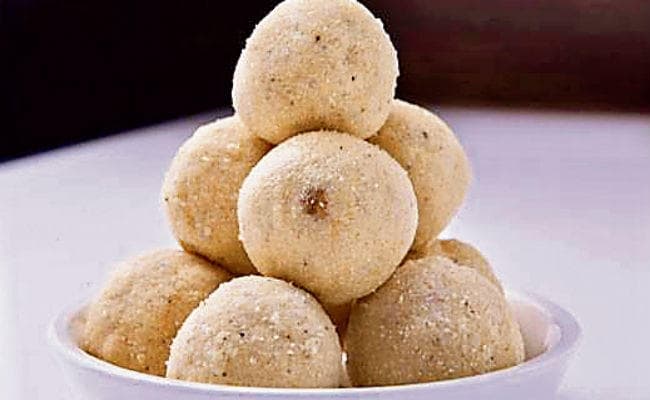 जानें चावल का लड्डू बनाने का तरीका