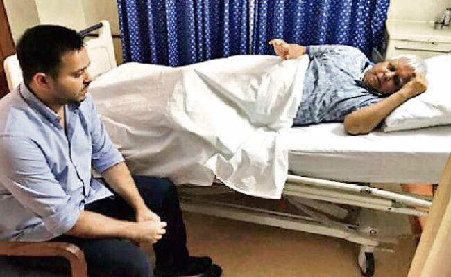 तेजस्वी ने कहा, डबल इंजन की सरकार ने क्या किया, जनता लेगी हिसाब, तेज प्रताप मामला निजी, परिवार सुलझाने में सक्षम