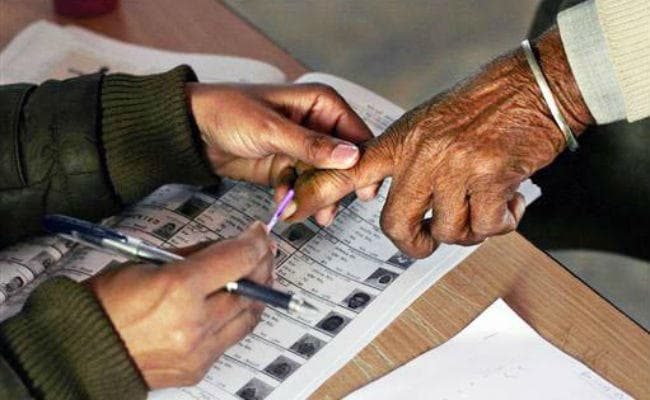 छत्तीसगढ़ विधानसभा चुनाव कल: नक्सल क्षेत्र बस्तर और राजनांदगांव के मतदाता करेंगे 190 उम्मीदवारों के भाग्य का फैसला