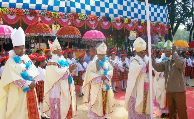 गुमला धर्मप्रांत के जुबिली समारोह में बोले आर्चबिशप : ईसाईयों पर झूठा आरोप लगाकर बदनाम किया जा रहा है