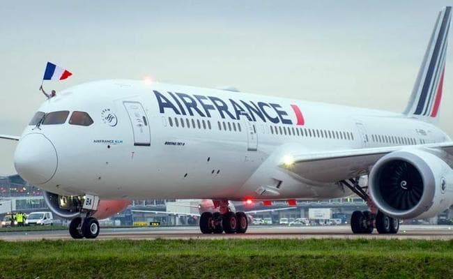 केबिन में धुआं और बदबू के बाद एयर फ्रांस के विमान को अचानक साइबेरिया में उतारा