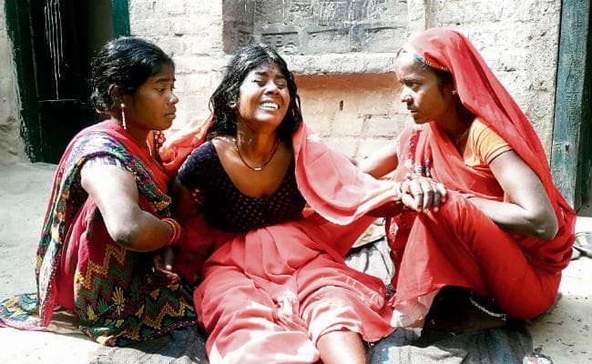 गुजरात में अरवल के युवक की हत्या, शव लाने को पैसे नहीं व्हाट्सएप पर पत्नी को तस्वीर दिखा कर अंत्येष्टि की तैयारी