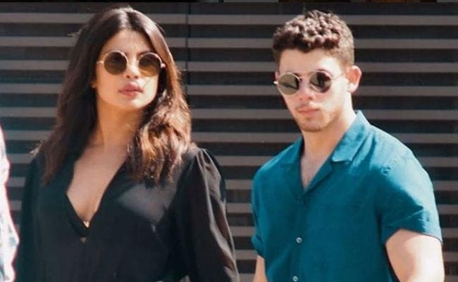 प्रियंका-निक शादी से भी कमायेंगे पैसे, 2.5 मिलियन डॉलर में बिकेगी शादी की फोटोज़