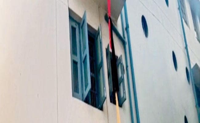 पाटलिपुत्र में संचालित आशा किरण शेल्टर होम की घटना, खिड़की में दुपट्टा बांध कर भागीं चार नाबालिग लड़कियां, प्राथमिकी दर्ज