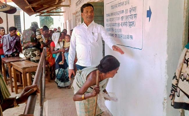 चुनावों में पीछे छूटते असली मुद्दे