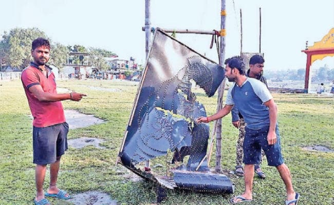 बदमाशों ने छठ घाट पर मचाया तांडव, रात के अंधेरे में घाट पर बोला धावा, सजावट की लाइटिंग में जमकर तोड़फोड़