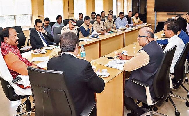 रांची : कृषि केंद्रित कार्यक्रम का होगा शुभारंभ, मुख्यमंत्री रघुवर दास ने की झारखंड स्थापना दिवस की तैयारी की समीक्षा