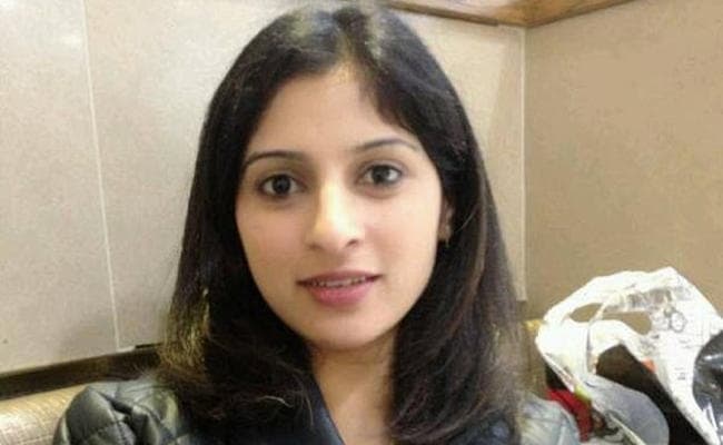 ब्रिटेन में भारतीय मूल की गर्भवती महिला की तीर लगने से मौत, जानें बच्चे का क्या हुआ