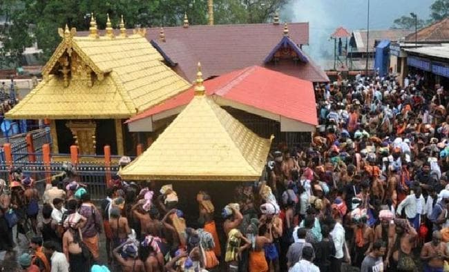 सबरीमला मंदिर मामला : न्यायालय का अपने फैसले पर रोक से इंकार