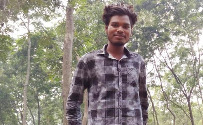 गुमला : छठ पूजा देखने निकले आईटीआई के छात्र की सड़क हादसे में मौत