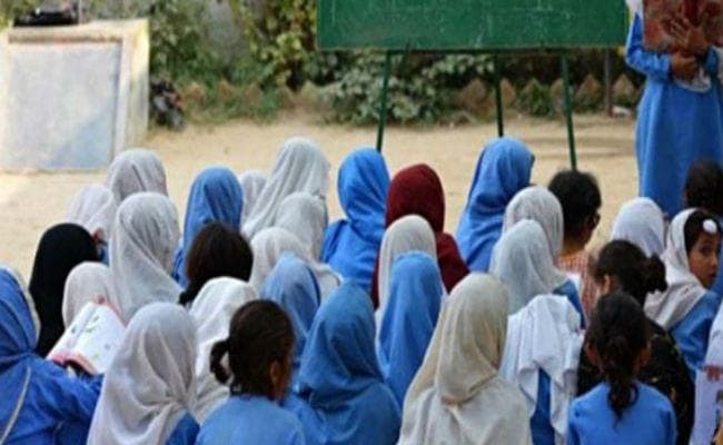 पाकिस्तान में सवा दो करोड़ बच्चे स्कूली शिक्षा से वंचित, ज्यादातर बालिकाएं