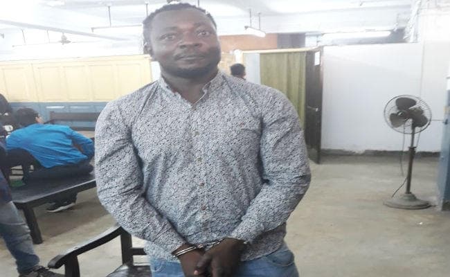 कोकीन के साथ फुटबॉल कोच गिरफ्तार, स्कूल- कॉलेज में करता था सप्लाई