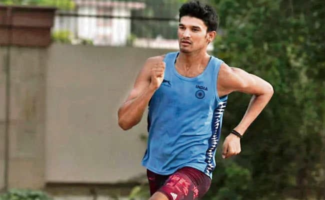 नयी दिल्ली : ट्रेनिंग के आधे घंटे बाद पंखे से लटका एथलीट