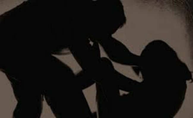 पारिवारिक विवाद में पति ने की गला दबाकर पत्नी की हत्या