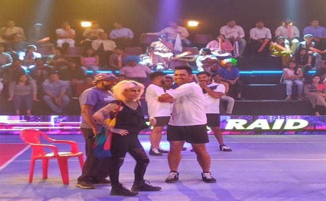 टी-20 में नहीं हुआ सलेक्शन तो जानें क्या कर रहे हैं महेंद्र सिंह धौनी...